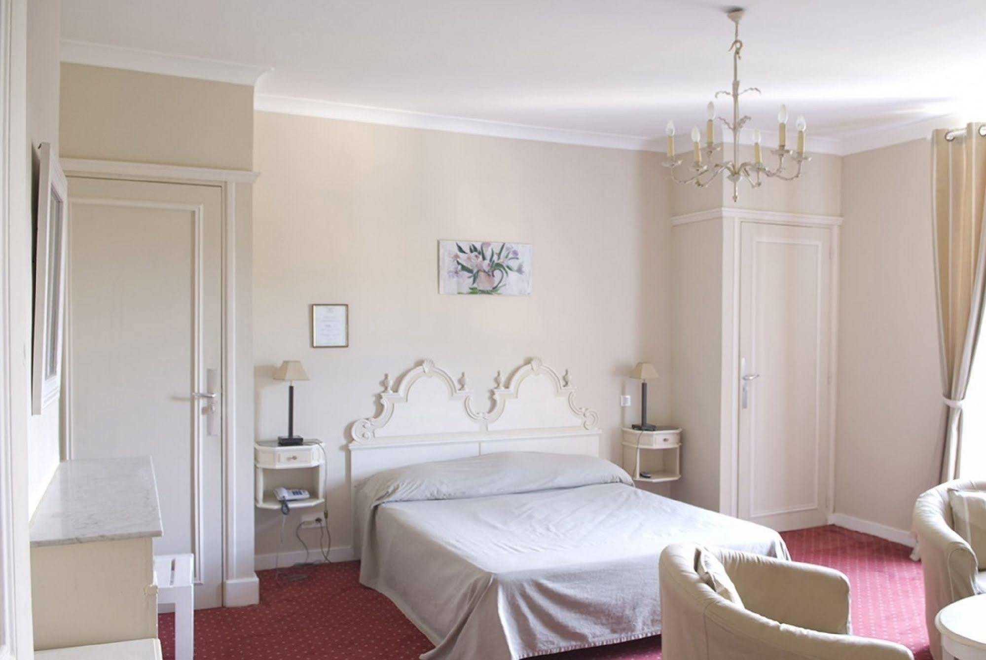 Grand Hotel Des Bains Vals-les-Bains Exterior foto